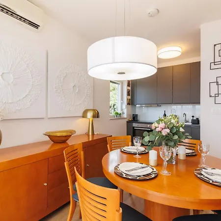 Sunset Vista Apartment